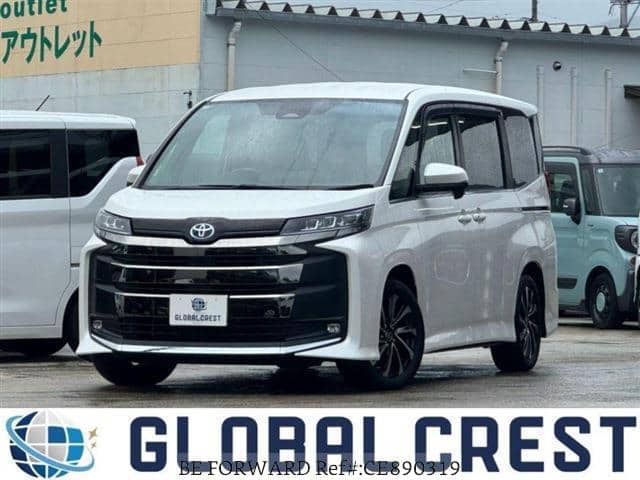2025 Toyota Noah, 12 676 km, dovoz Japonsko — foto 1