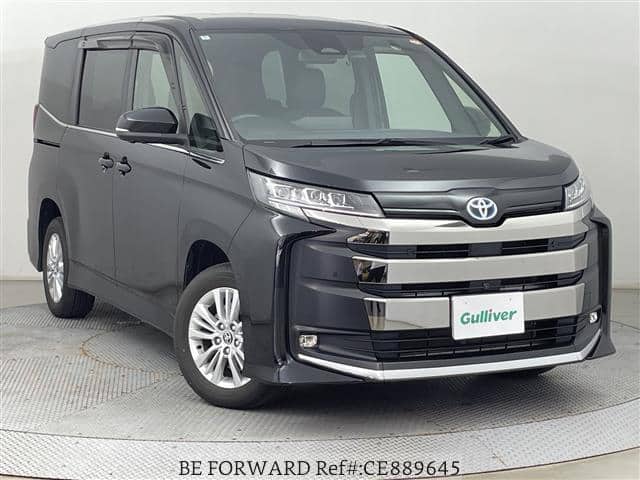 2022 Toyota Noah, 15 000 km, dovoz Japonsko — foto 1