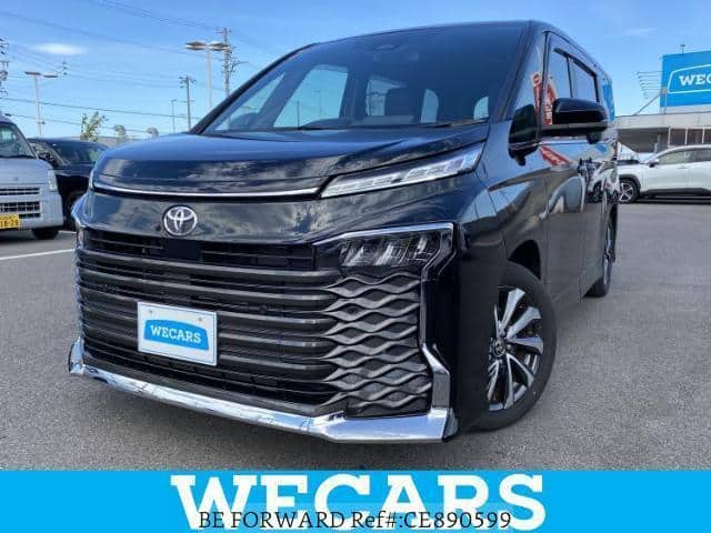 2026 Toyota Voxy, 3 970 km, dovoz Japonsko — foto 1
