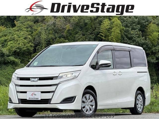 2017 Toyota Noah, 71 483 km, dovoz Japonsko — foto 1