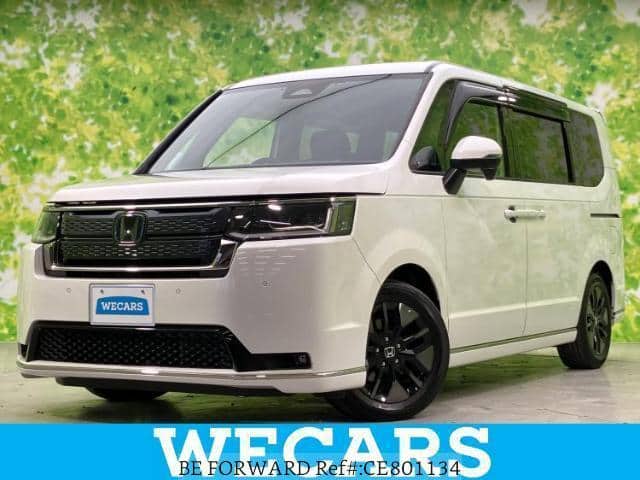 2023 Honda Step Wgn, 17 900 km, dovoz Japonsko — foto 1