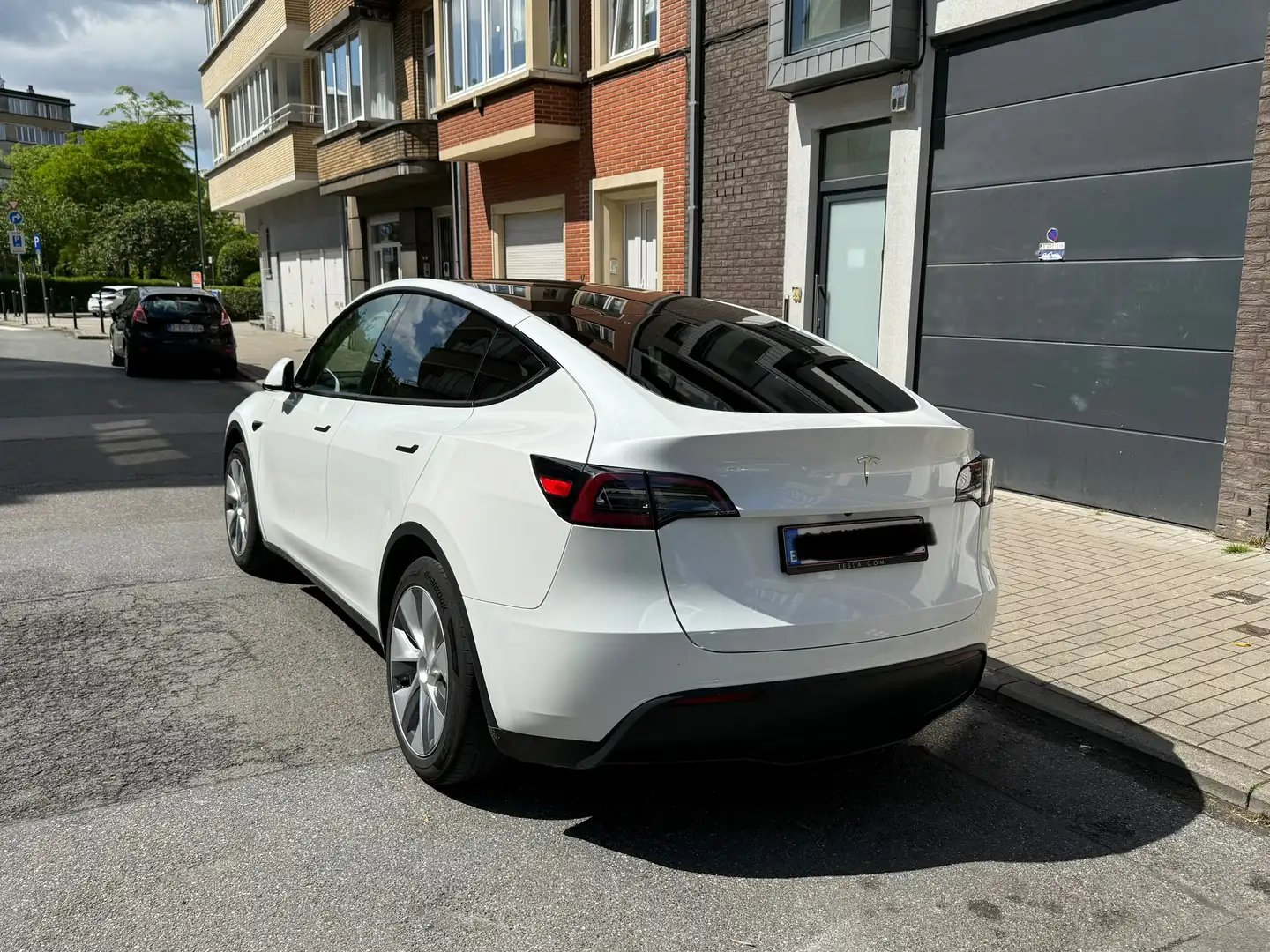 2024 Tesla Model Y, 34 680 km, Belgicko — foto 3 z 7
