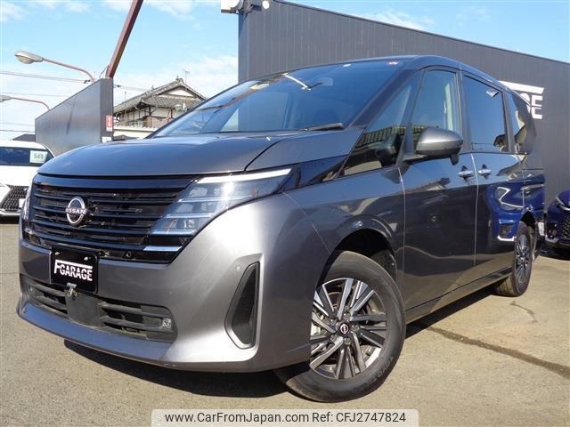 2023 Nissan Serena, 7 400 km, dovoz Japonsko — foto 1