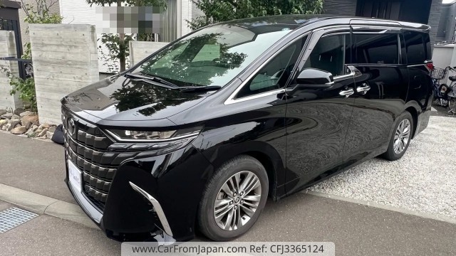 2024 Toyota Alphard, 15 900 km, dovoz Japonsko — foto 1