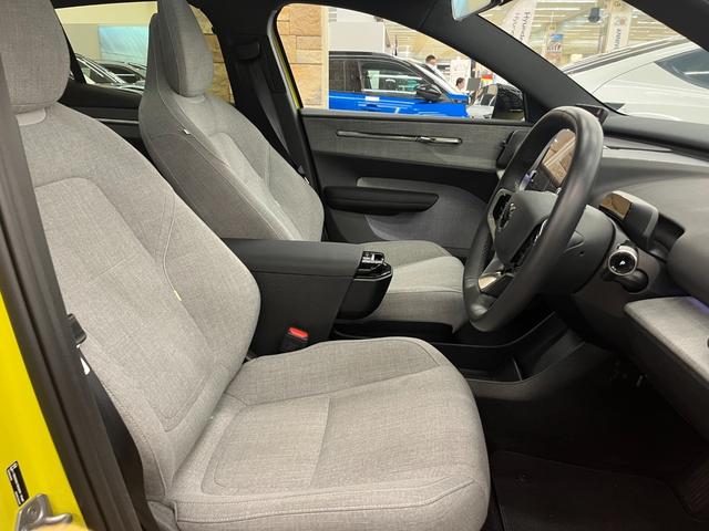 Volvo Ex30, dovoz Japonsko — foto 5 z 40