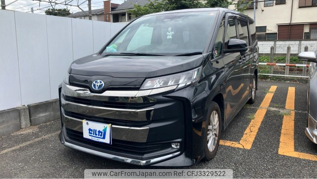 2023 Toyota Noah, 63 000 km, dovoz Japonsko — foto 1
