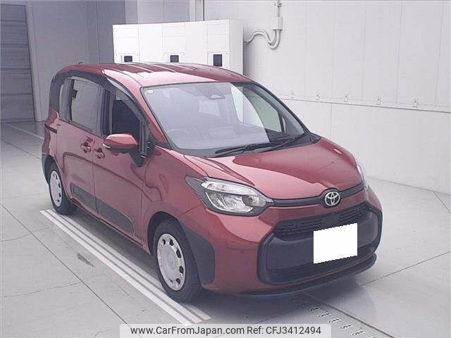 2024 Toyota Sienta, 15 000 km, dovoz Japonsko — foto 1
