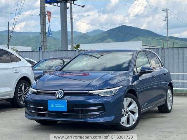 2024 Volkswagen Golf, 5 000 km, dovoz Japonsko — foto 1