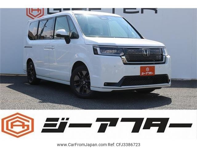 2025 Honda Stepwagon, 7 000 km, dovoz Japonsko — foto 1 2025 Honda Stepwagon, 7 000 km, dovoz Japonsko — foto 1