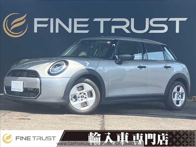 2024 MINI Others, 6 000 km, dovoz Japonsko — foto 1