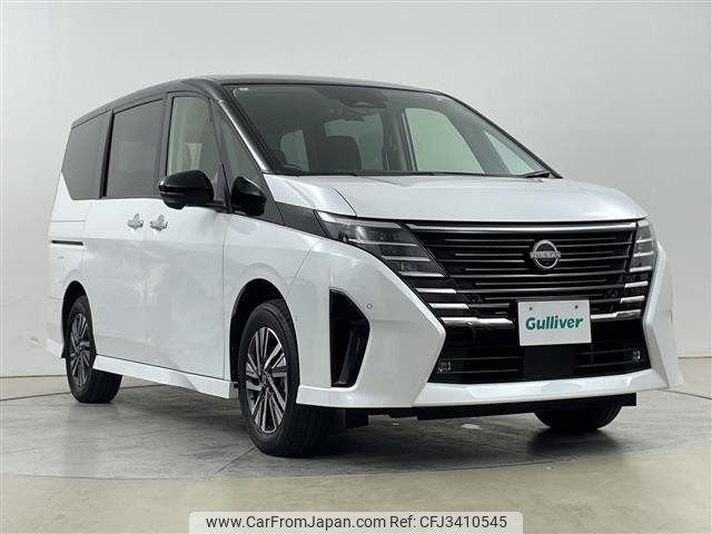 2025 Nissan Serena, 22 000 km, dovoz Japonsko — foto 1