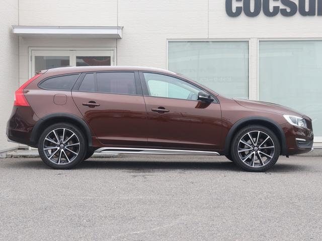 Volvo V60, dovoz Japonsko — foto 7 z 40