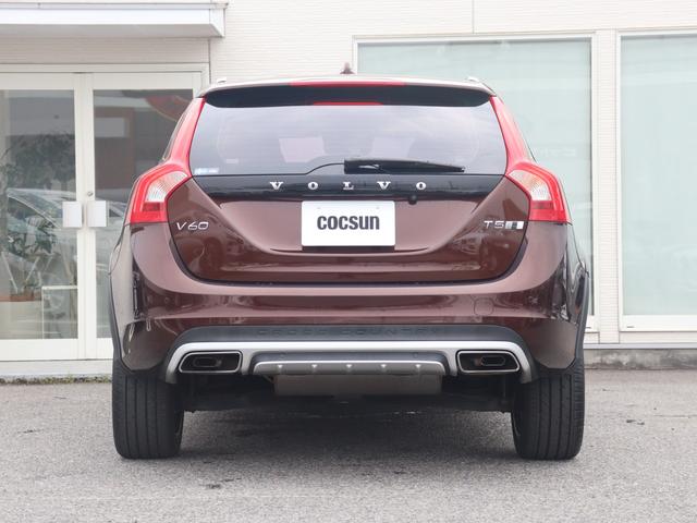 Volvo V60, dovoz Japonsko — foto 9 z 40