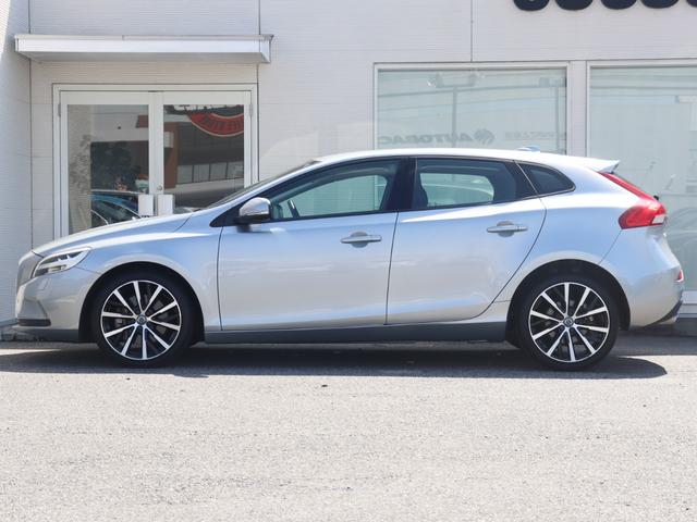 Volvo V40, dovoz Japonsko — foto 11 z 40