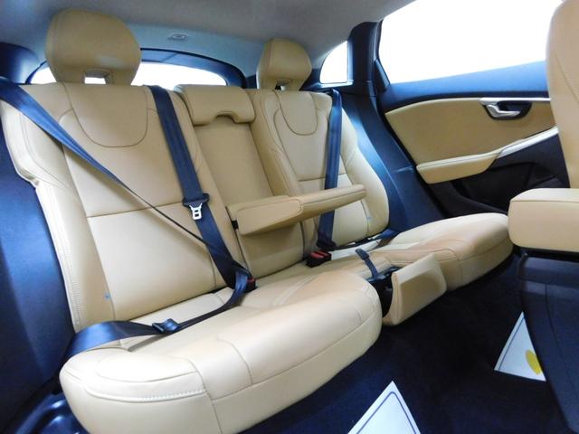 Volvo V40, dovoz Japonsko — foto 7 z 40