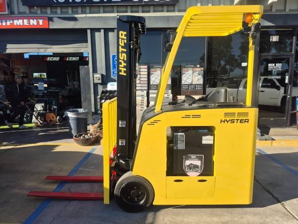 Caterpillar, dovoz USA — foto 1