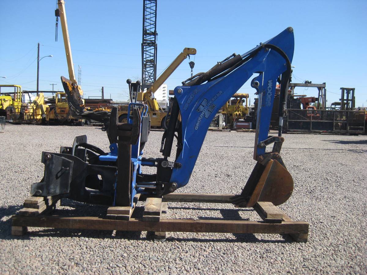 John Deere BACKHOE, dovoz USA — foto 1 z 12 John Deere BACKHOE, dovoz USA — foto 1 z 12