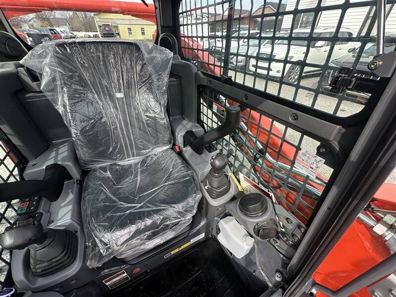 Kubota SVL, dovoz USA — foto 9 z 12