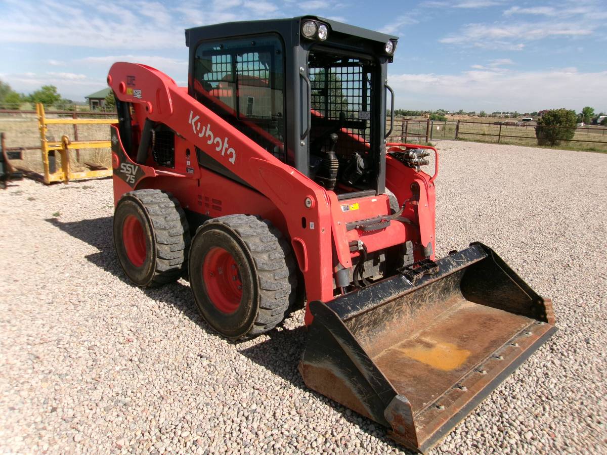 Kubota SSV75, dovoz USA — foto 1 | AMECAR Kubota SSV75, dovoz USA — foto 1