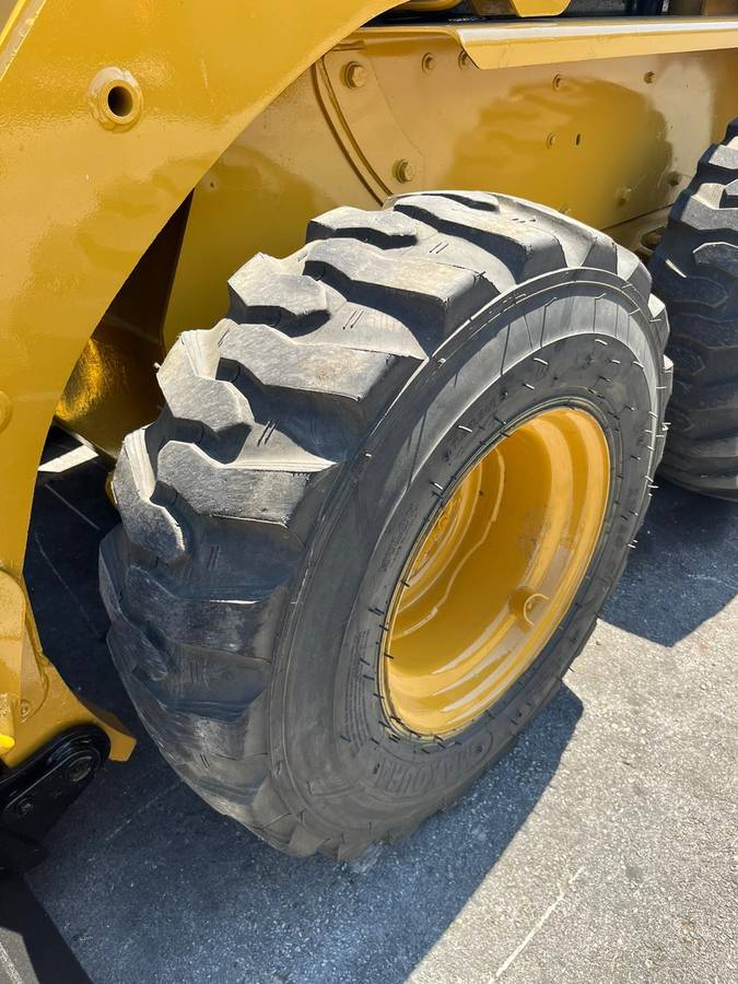 Caterpillar 246, dovoz USA — foto 12 z 12