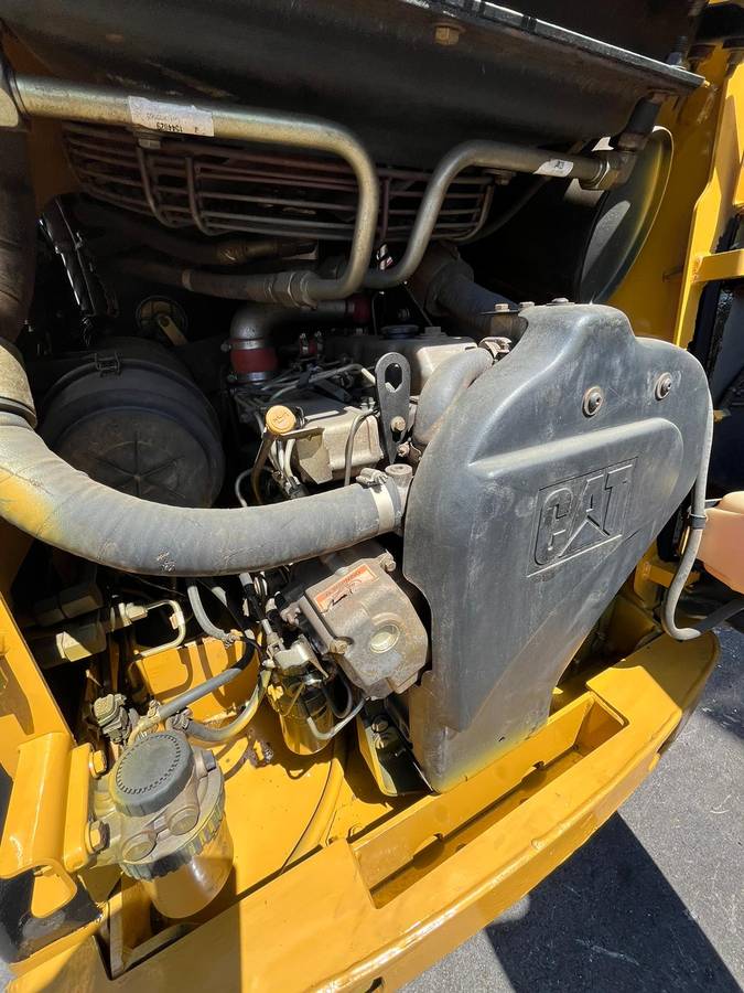 Caterpillar 246, dovoz USA — foto 9 z 12