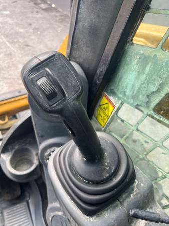 Caterpillar 226D, dovoz USA — foto 10 z 12