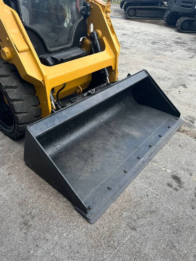 Caterpillar 226D, dovoz USA — foto 5 z 12