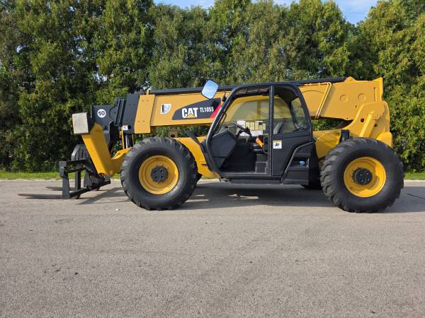 Caterpillar TL1055, dovoz USA — foto 1 | AMECAR Caterpillar TL1055, dovoz USA — foto 1