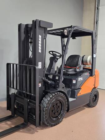 Doosan FORKLIFT, dovoz USA — foto 1