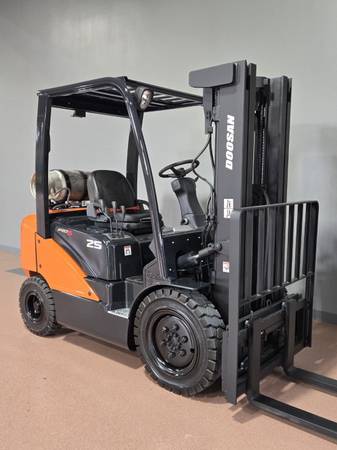 Doosan FORKLIFT, dovoz USA — foto 3 z 12