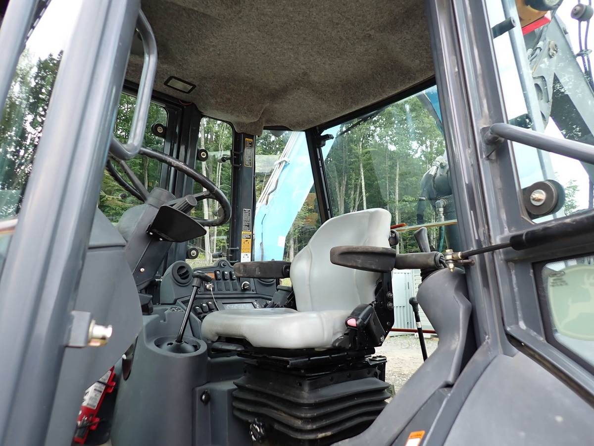 John Deere 410J, dovoz USA — foto 6 z 6