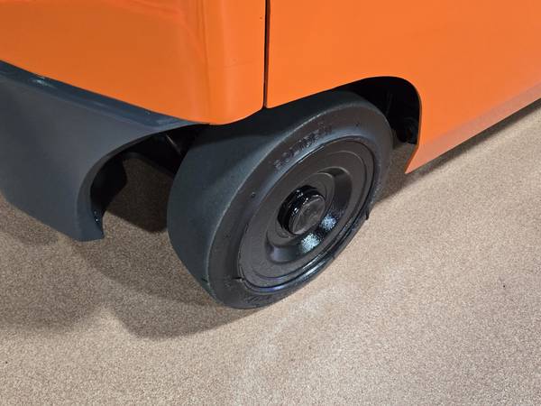 Toyota BOX, dovoz USA — foto 12 z 12