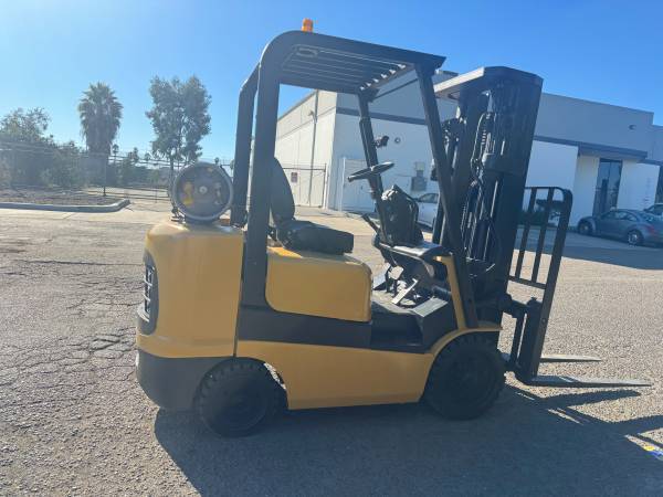 Caterpillar 5000LB, dovoz USA — foto 4 z 5