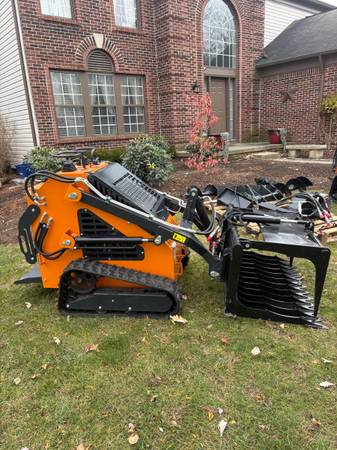 Ditch Witch MINI, dovoz USA — foto 4 z 9