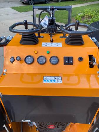 Ditch Witch MINI, dovoz USA — foto 8 z 10