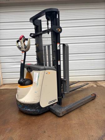 Caterpillar CROWN, dovoz USA — foto 1