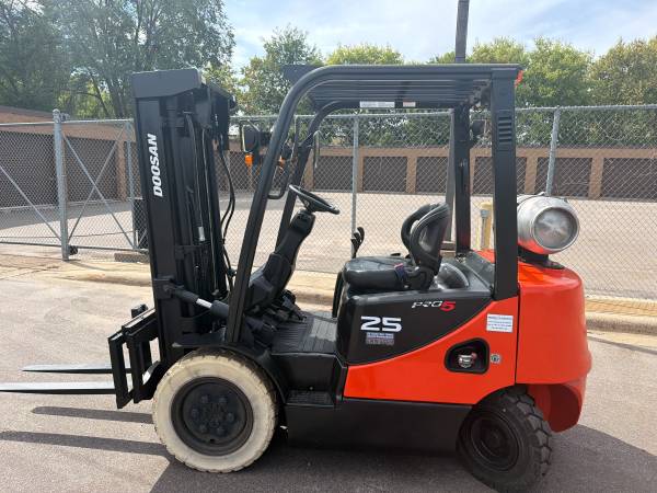 Doosan 5000, dovoz USA — foto 1 | AMECAR Doosan 5000, dovoz USA — foto 1