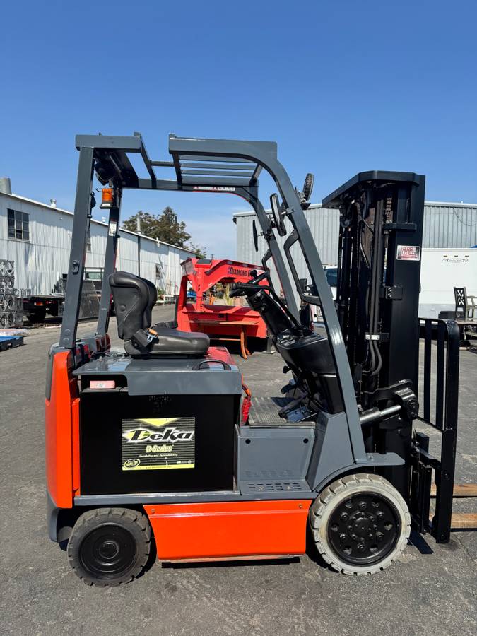 Toyota ELECTRIC, dovoz USA — foto 3 z 3