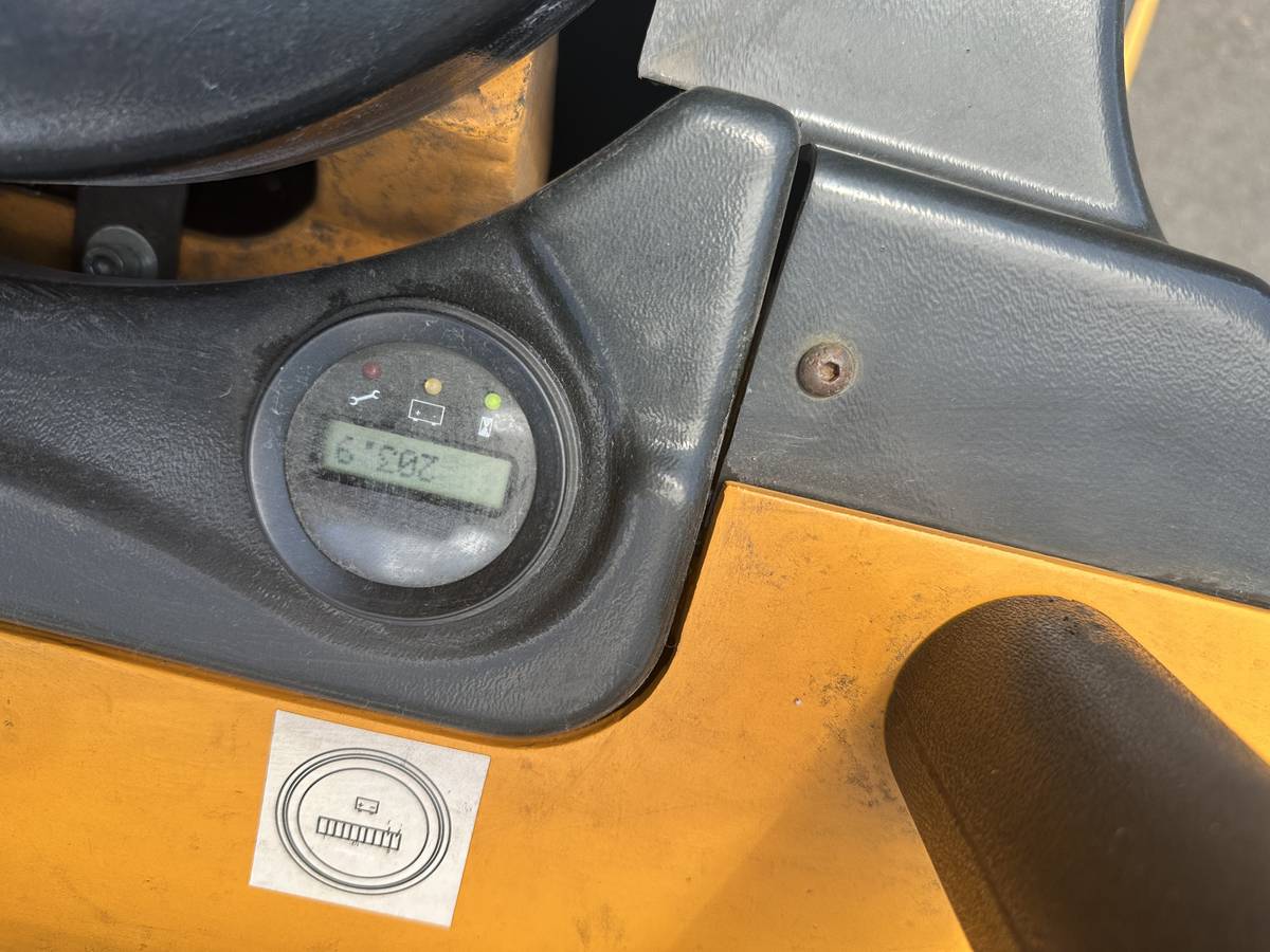 Hyundai 30EPR, dovoz USA — foto 4 z 5
