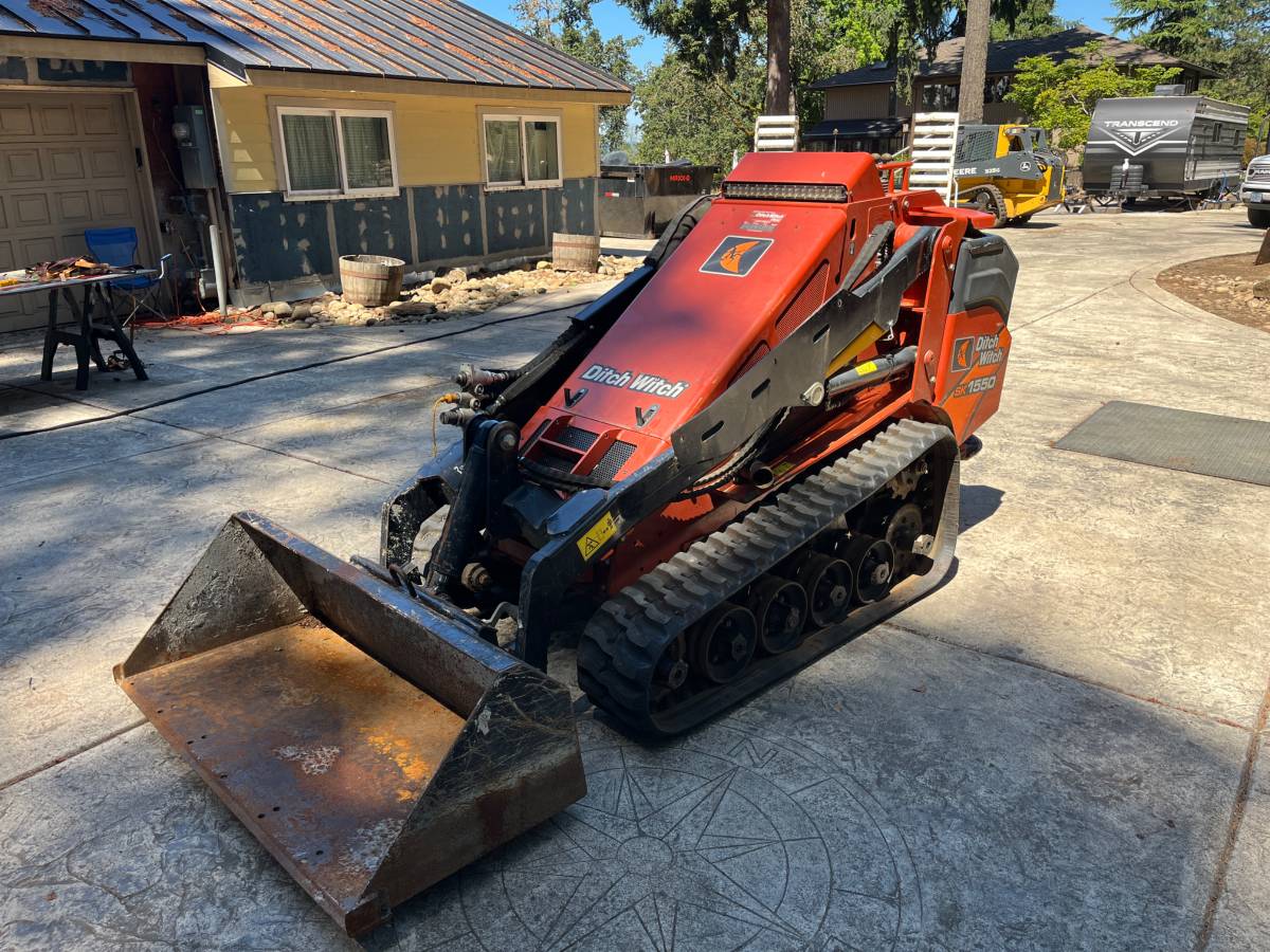 Yanmar DITCH, dovoz USA — foto 1 z 12 Yanmar DITCH, dovoz USA — foto 1 z 12