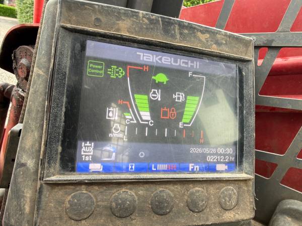 Takeuchi TL8R2, dovoz USA — foto 8 z 11