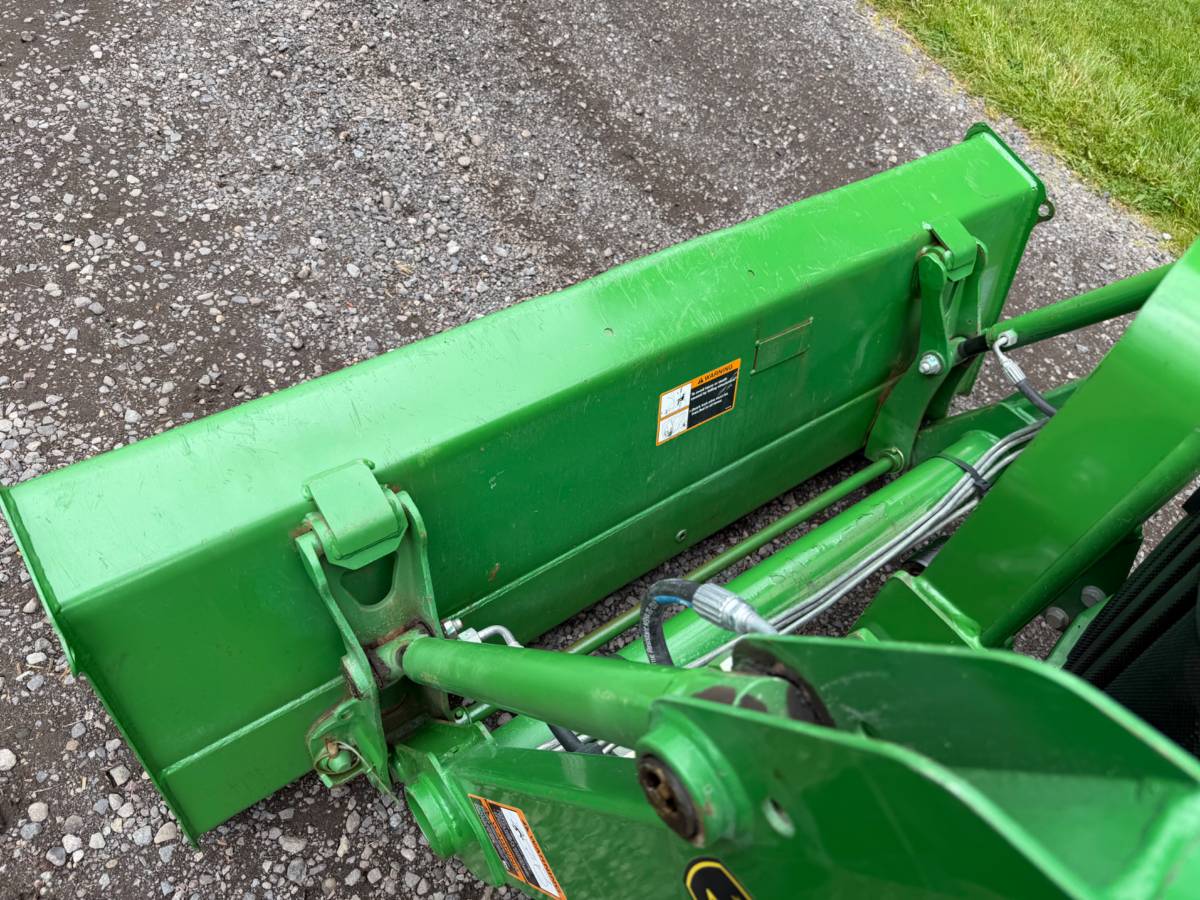 John Deere 3032E, dovoz USA — foto 12 z 12