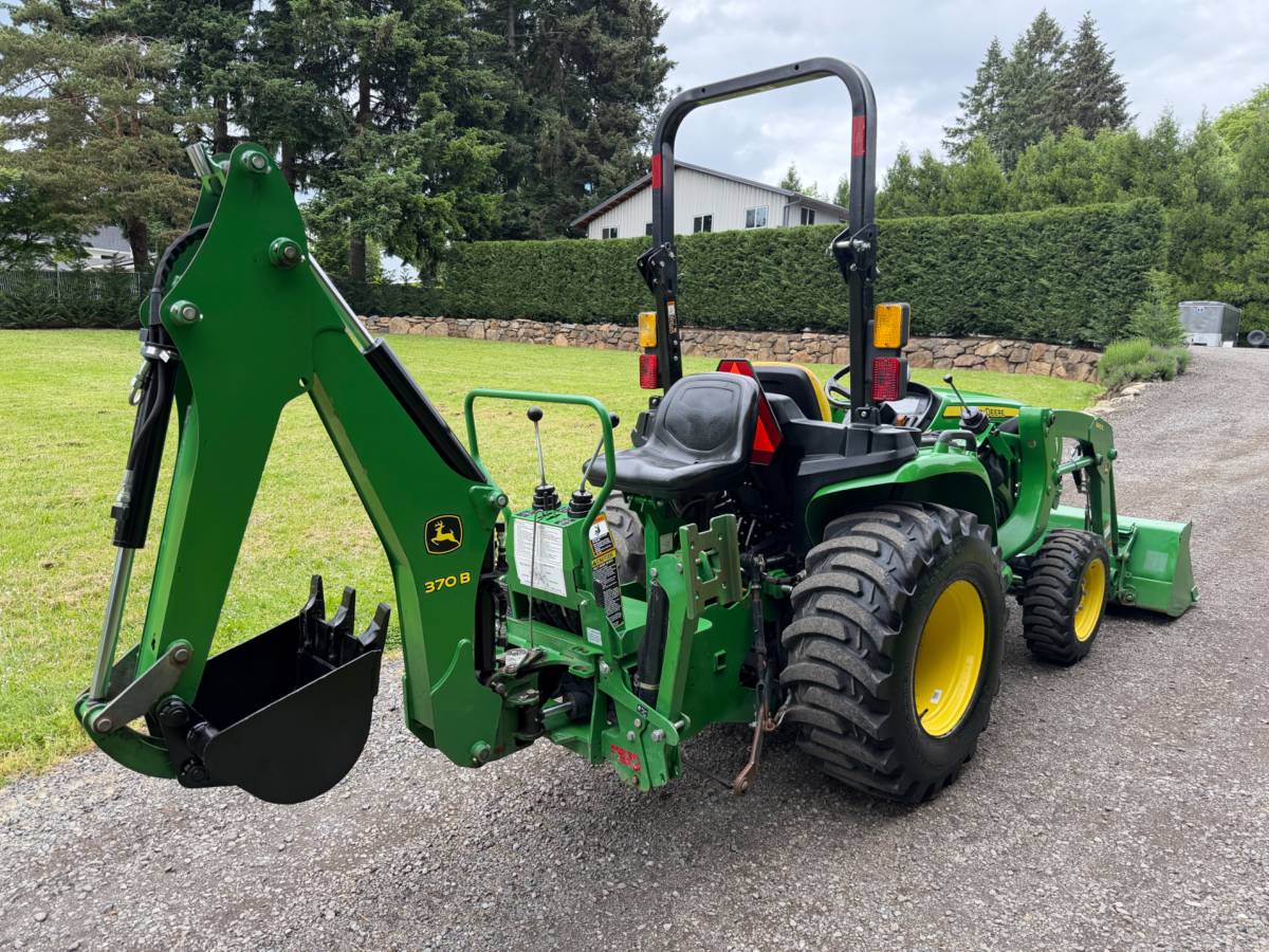 John Deere 3032E, dovoz USA — foto 5 z 12