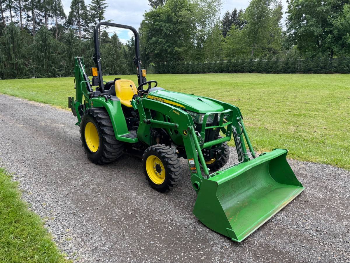 John Deere 3032E, dovoz USA — foto 9 z 12