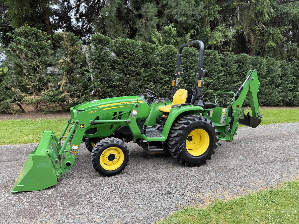 John Deere 3032E, dovoz USA — foto 1 z 12 John Deere 3032E, dovoz USA — foto 1 z 12