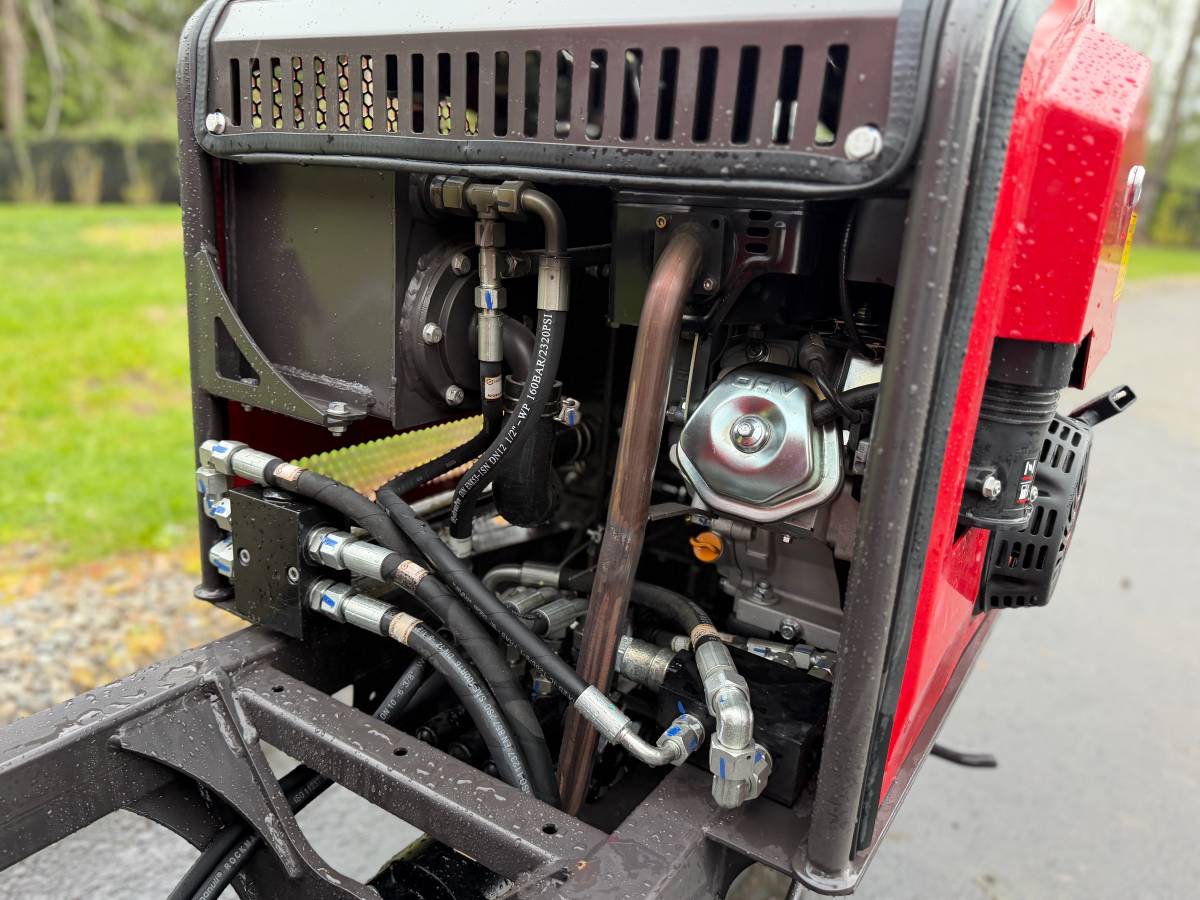 Caterpillar RHINOCEROS, dovoz USA — foto 9 z 12