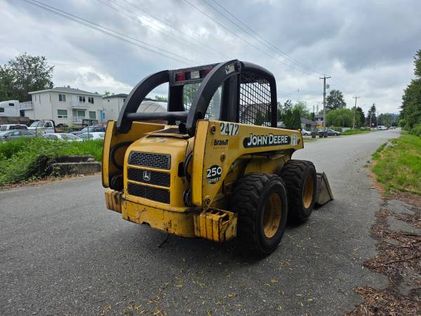 John Deere 250, dovoz Kanada — foto 4 z 11