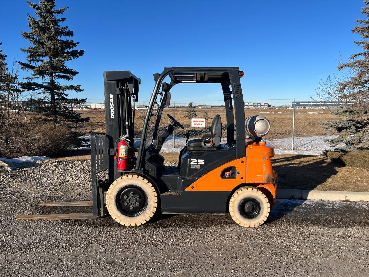 Doosan G25, dovoz Kanada — foto 1 | AMECAR Doosan G25, dovoz Kanada — foto 1