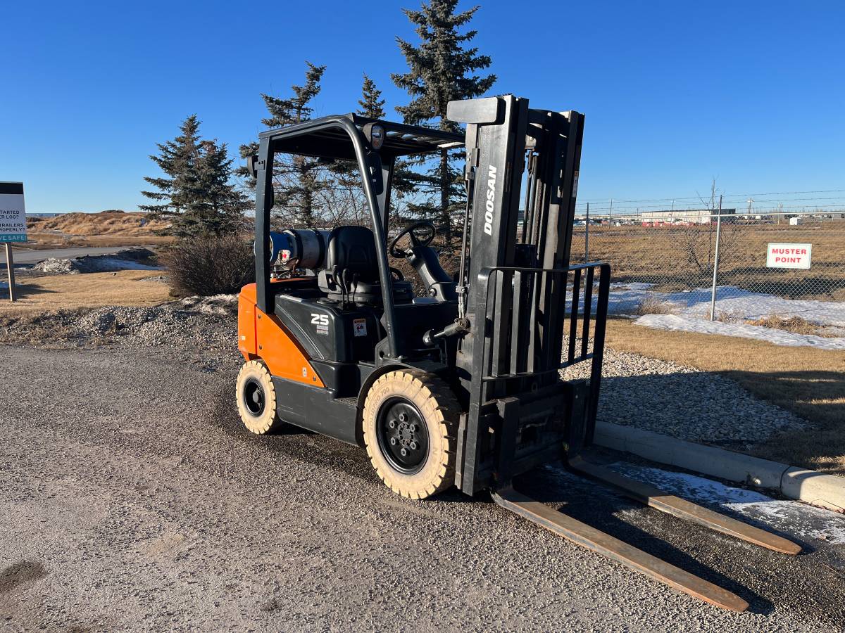 Doosan G25, dovoz Kanada — foto 3 z 10