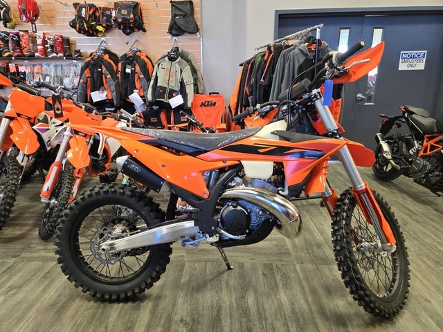 2025 KTM, dovoz Kanada — foto 1